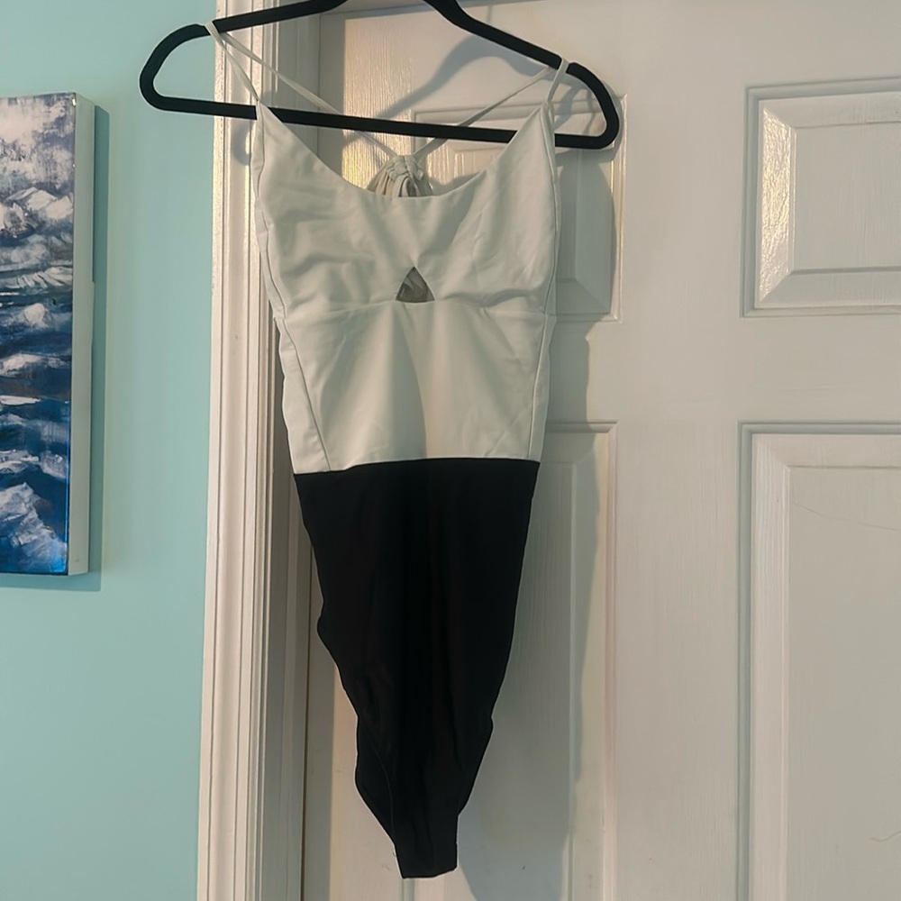 Summersalt Swan Dive Women's One Piece Swimsuit - Black and White